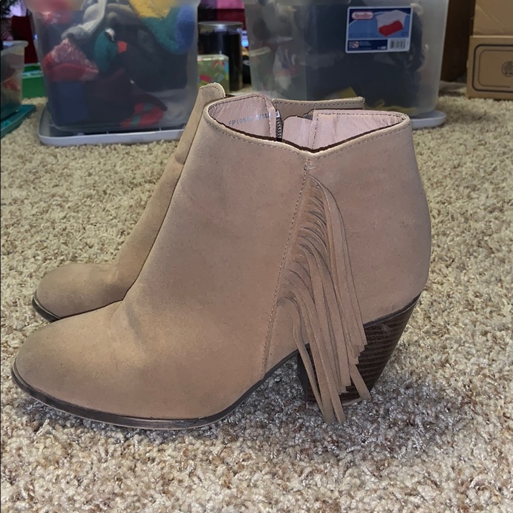 Light Brown Wedges with Fringe